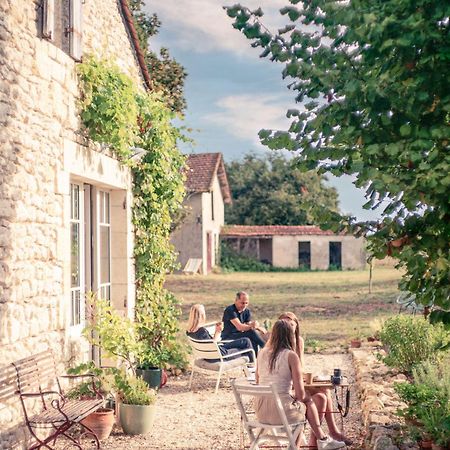 La Nuit & Le Jour Acomodação com café da manhã Vertheuil-en-Médoc Exterior foto