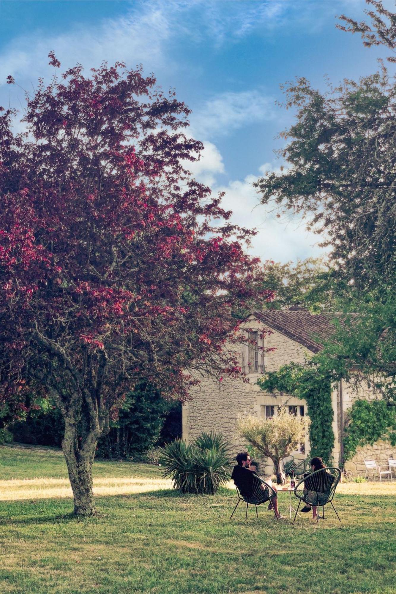 La Nuit & Le Jour Acomodação com café da manhã Vertheuil-en-Médoc Exterior foto